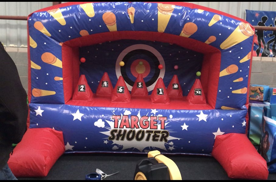 Inflatable NERF game. For use with NERF guns. Float light plastic balls above the air jugglers and take aim with your NERF guns! See who can get the highest score!

Comes with:

* Blower
* Pegs
* Groundsheet
* Balls
